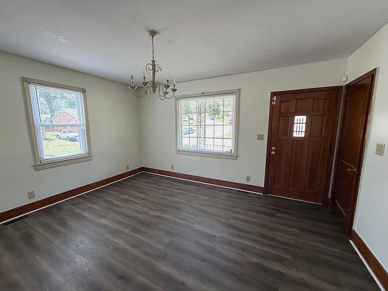239 Motley Ave — Photo 4