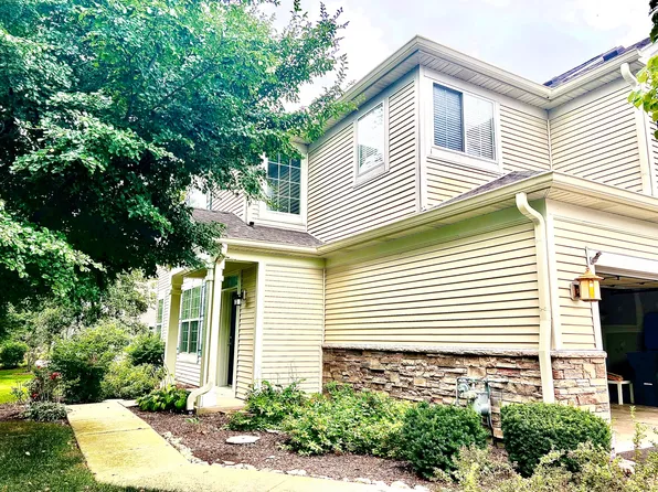 731 S Jade Ln, Round Lake, IL 60073