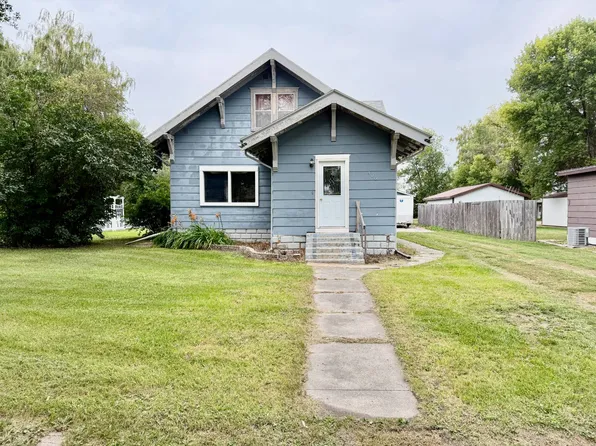 406 Central Ave, Maddock, ND 58348