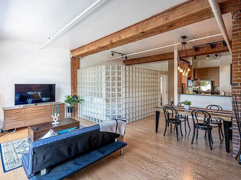 518 Beatty St #303 — Photo 4