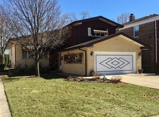 9521 S Homan Ave, Evergreen Park, IL 60805