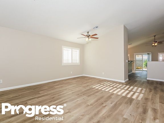 3rd image of 7421 Tamarind Ave