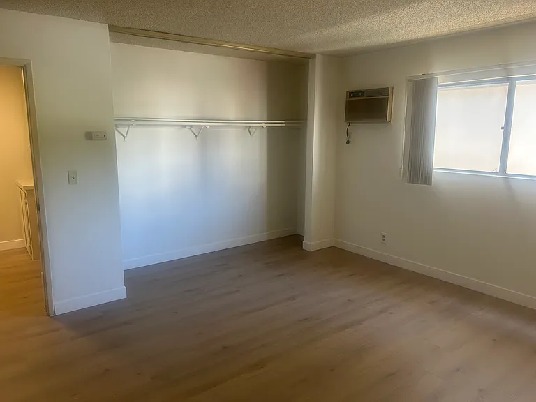 11575 Moorpark St — Photo 5