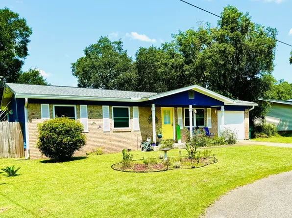 11 Port Dixie Blvd, Shalimar, FL 32579