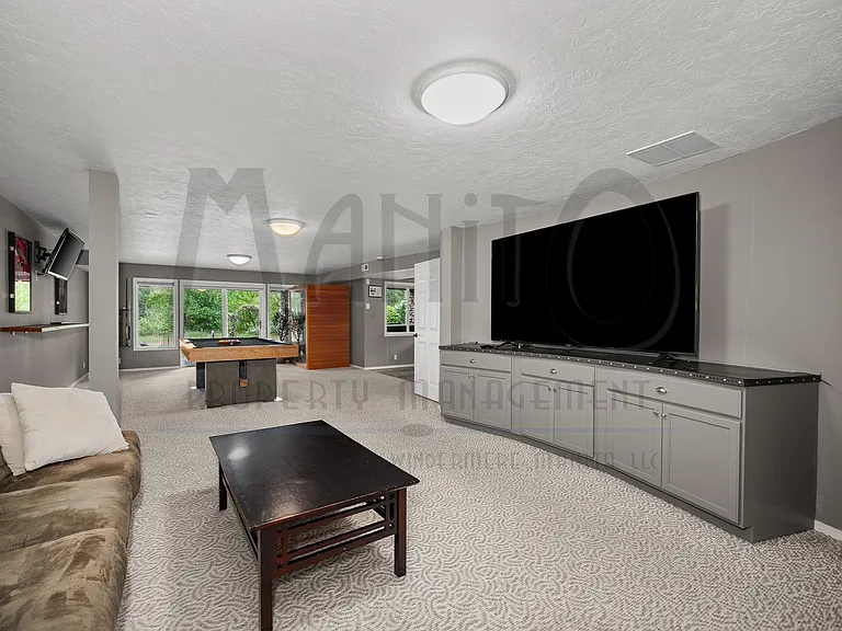 115 E Meadowlane Rd — Photo 32