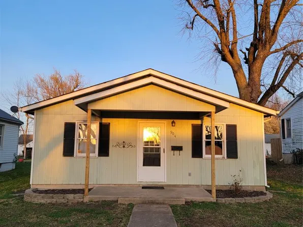 904 Springfield Rd, Owensville, MO 65066