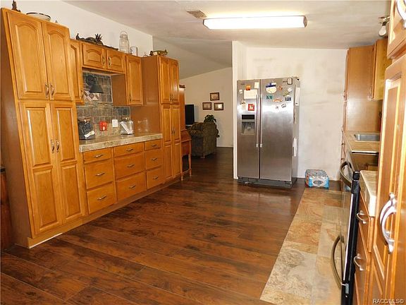 3rd image of 4550 W Glen St