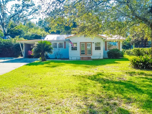 34 Longwood Dr, Shalimar, FL 32579