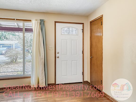 4th image of 9515 SE Stanley Ave