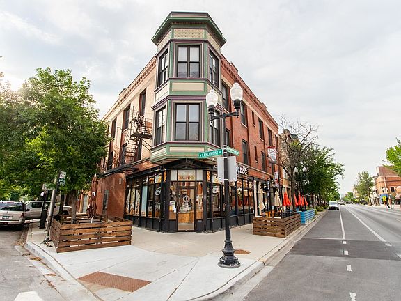 2nd image of 3925 N Lincoln Ave APT 2C
