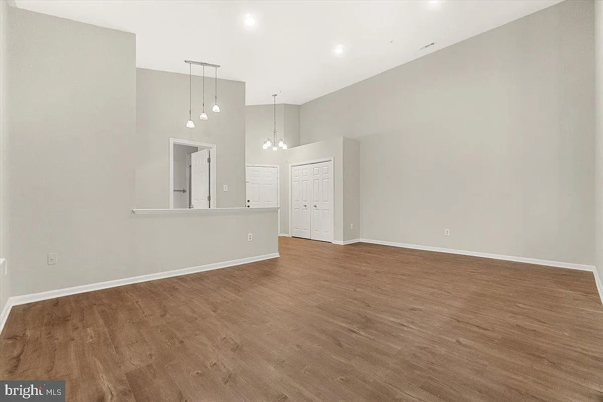 2400 Dominion Dr — Photo 3