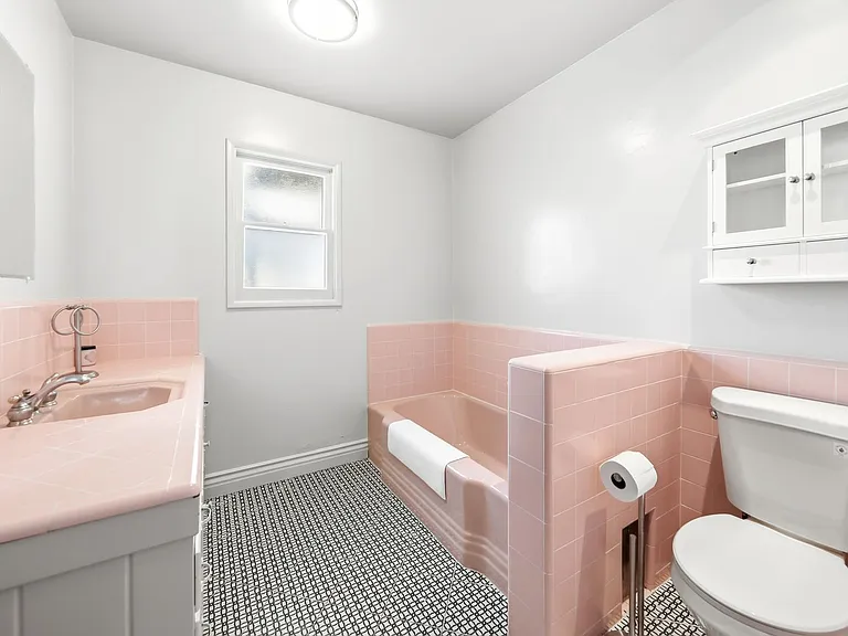 2104 E Ocean Blvd — Photo 16