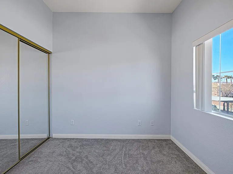 10245 S Maryland Pkwy #225 — Photo 17