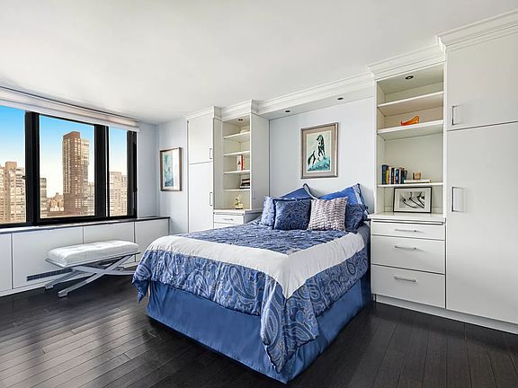 3rd image of 161 W 61st St APT 23F