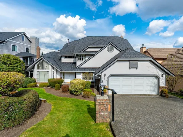 580 Clearwater Way, Coquitlam, BC V3C 5W3