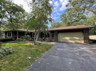 W8236 Sunset Ct, Lake Mills, WI