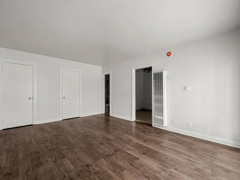 4050 Stevely Ave — Photo 17