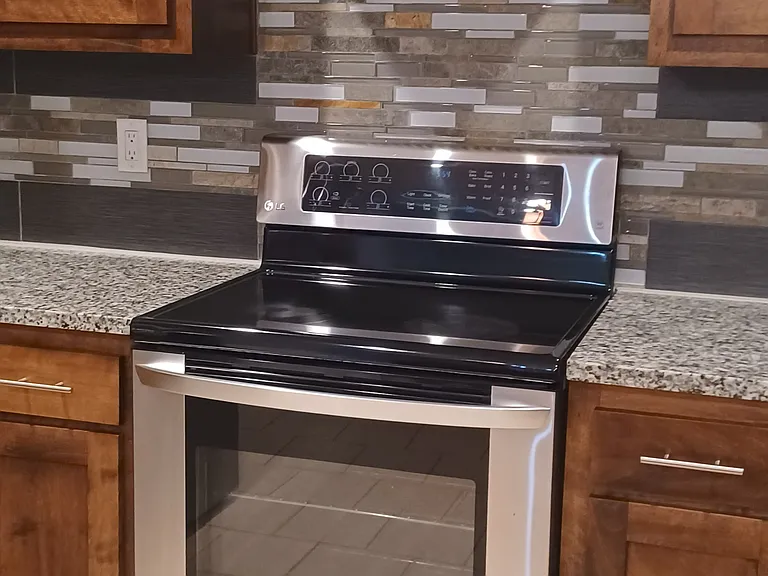 107 NW Michael Dr — Photo 8