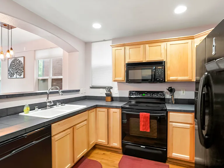 1727 N Pearl St #104 — Photo 8