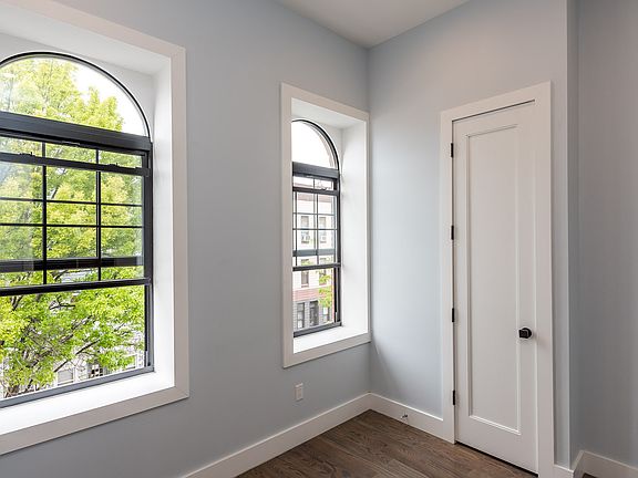 3rd image of 364 Palmetto St #3L
