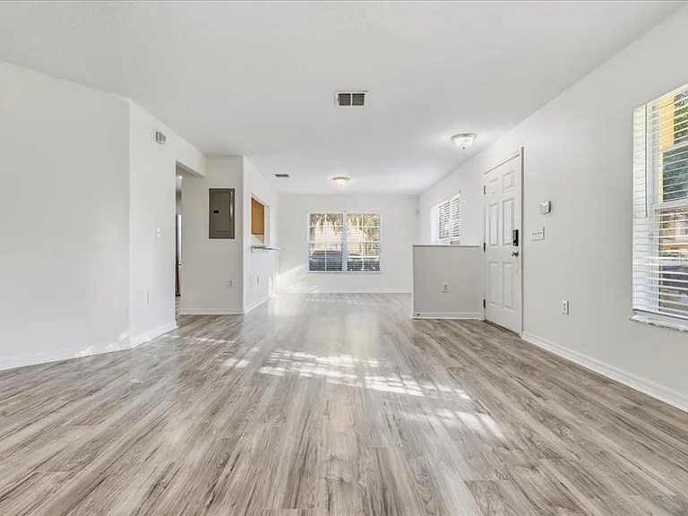 37554 Daliha Ter — Photo 12