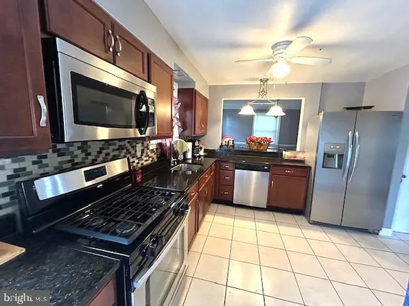 724 Charing Cross Rd, Baltimore, MD 21229