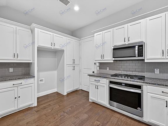5th image of 4224 Riverside Dr