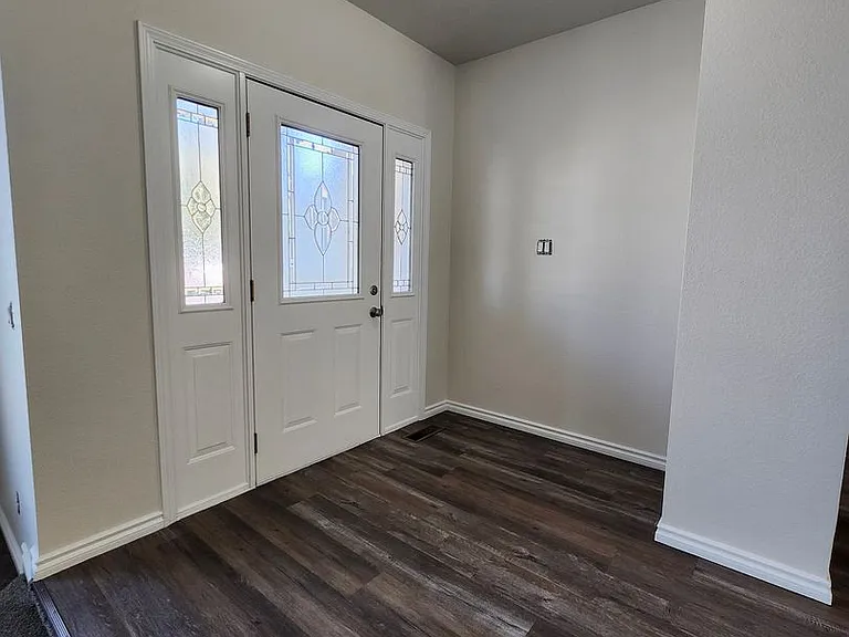 411 W 21st Pl — Photo 3