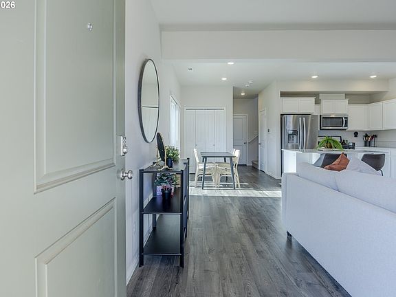 4th image of 2886 W St