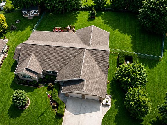 3rd image of 105 Ridgefield Dr