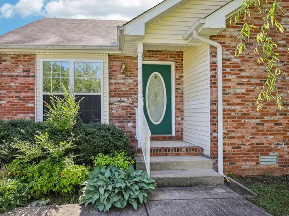 311 Oakland Dr, Dickson, TN 37055