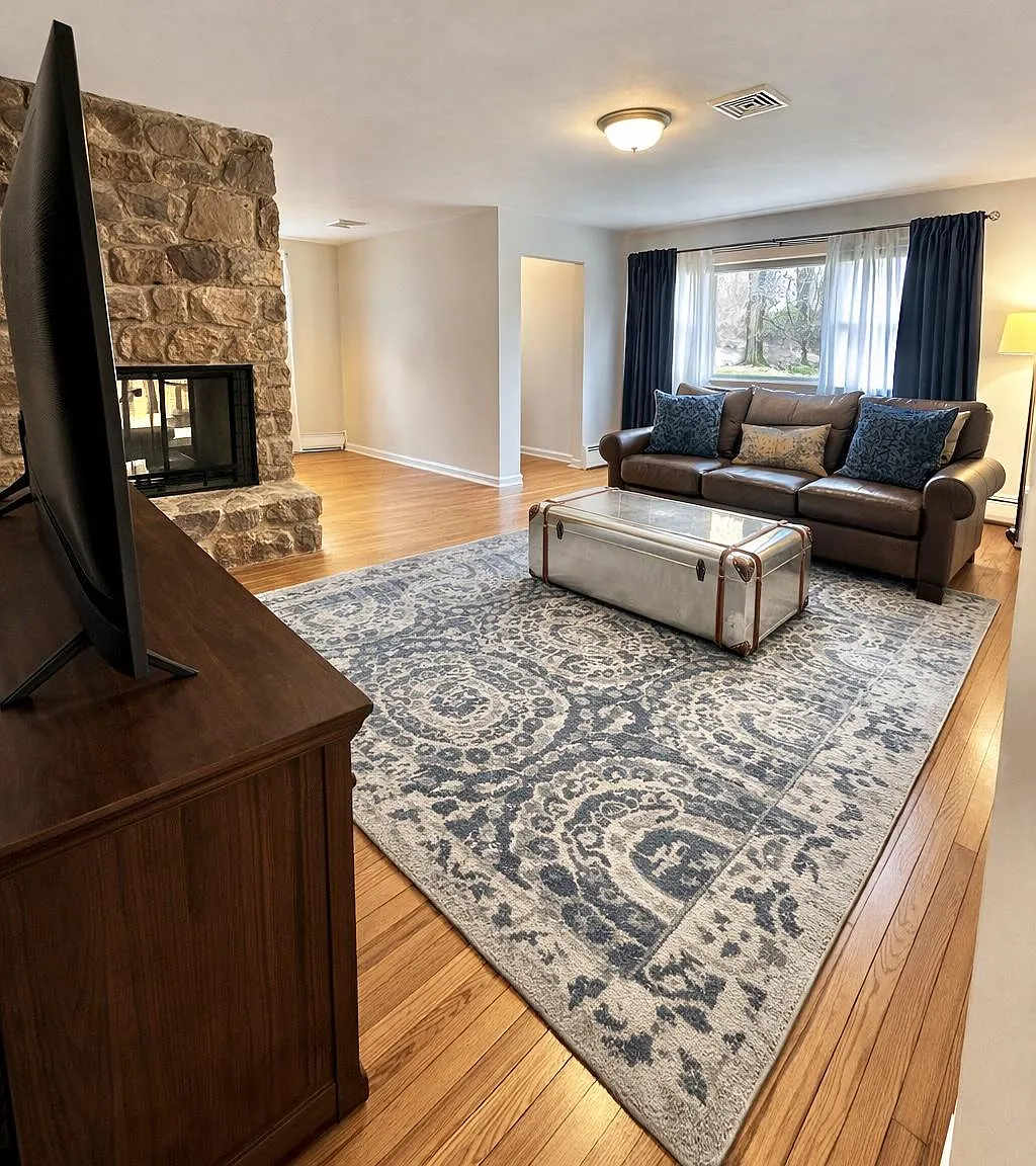 3 bed, 2424 sqft, $3,500 — Photo 3
