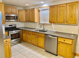 554 2nd St #1, Fall River, MA 02721