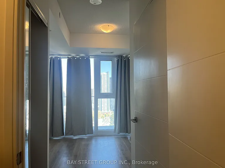 50 Wellesley St E #2906 — Photo 12