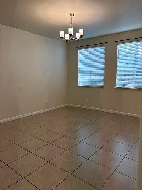 4 bed, 1969 sqft, $3,100 — Photo 4