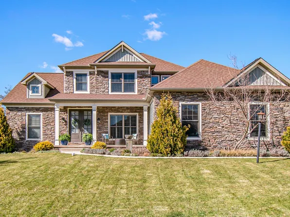 13143 Fountain Ct, Granger, IN 46530