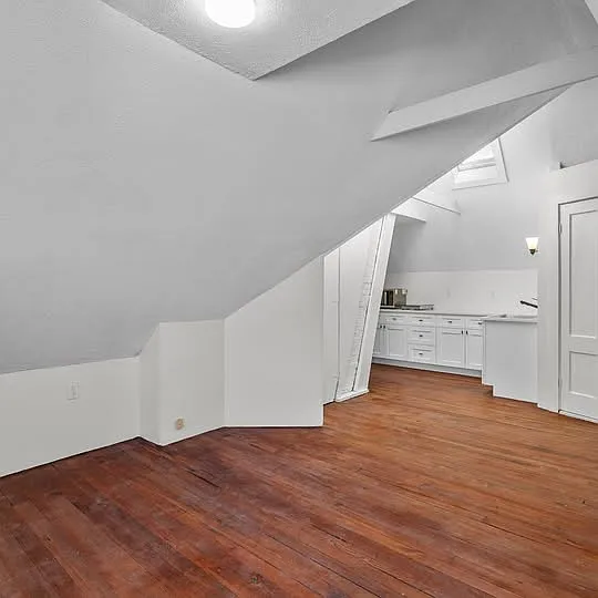 2 bed, 700 sqft, $1,600 — Photo 4
