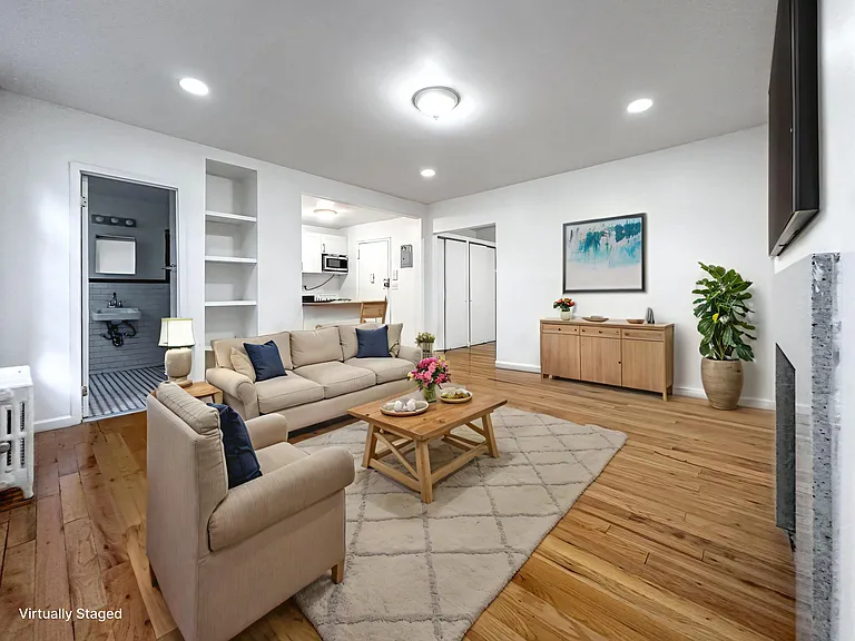 435 E 6th St #3R — Photo 3