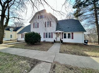 1117 6th St APT 4, Hudson, WI 54016
