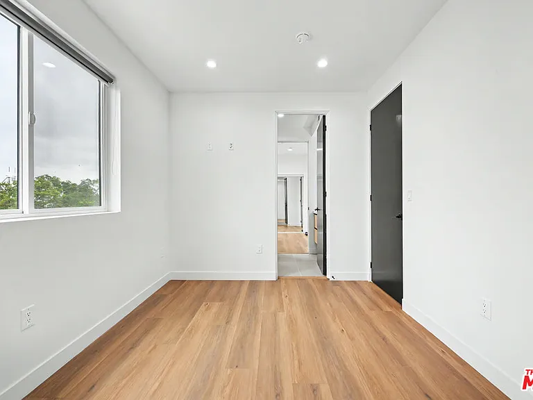 1907 S Corning St #1 — Photo 33