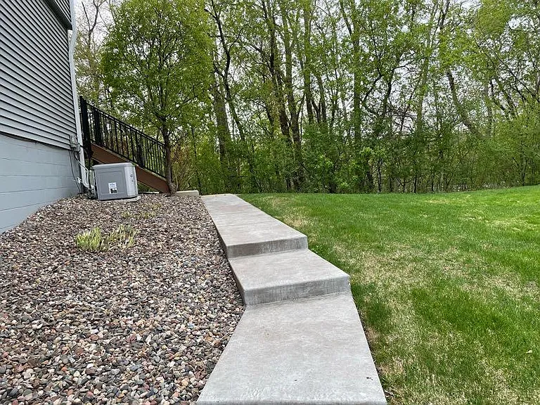 4341 Chatsworth Cir — Photo 2