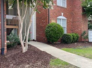 513-10 Meadowland Ct, Hope Mills, NC 28348