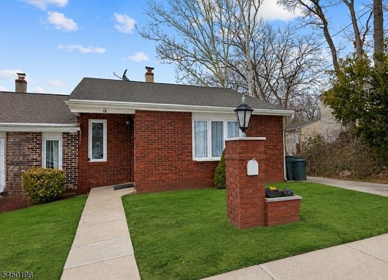1st image of 13 James St