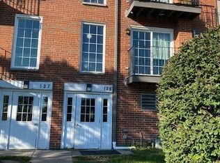 125 W Elk Trl APT 124, Carol Stream, IL 60188