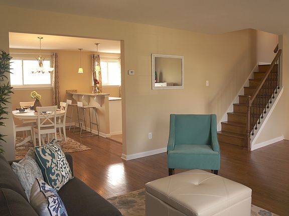 5th image of 800 Lincoln Dr