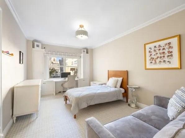 370 East 76th Street image 9 of 12