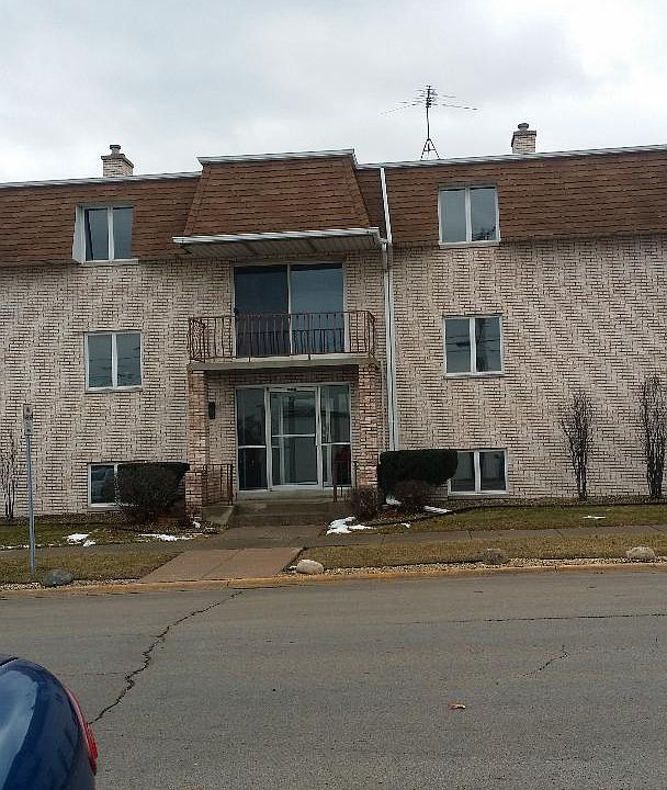 1st image of 18224 Wentworth Ave APT 4