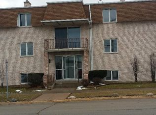 18224 Wentworth Ave APT 4, Lansing, IL