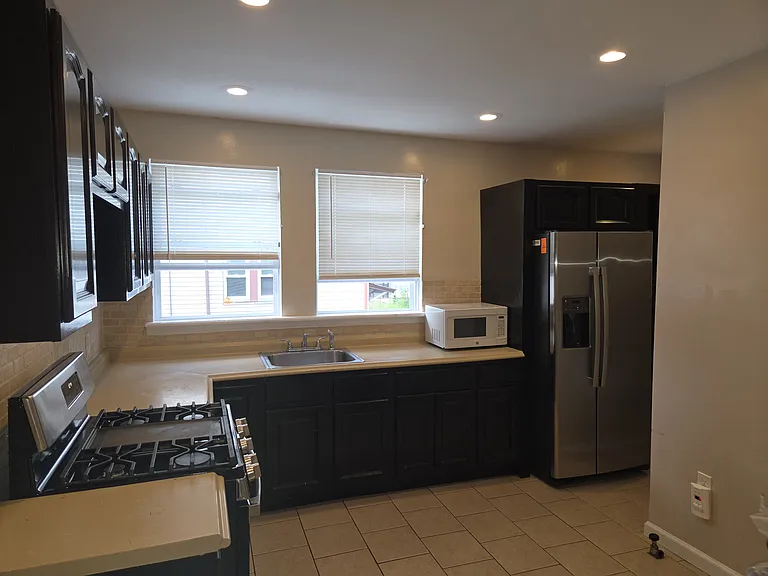 48 Hazelwood Ave #1 — Photo 6