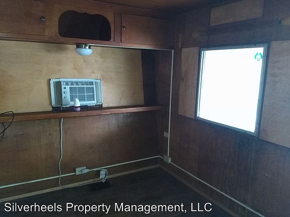 3rd image of 833 2nd St APT 1